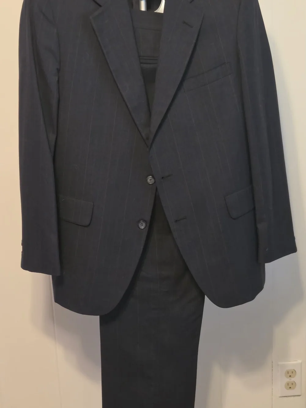 Jos. A. Bank Dark Navy Pinstripe Two-Piece Suit Size 42R